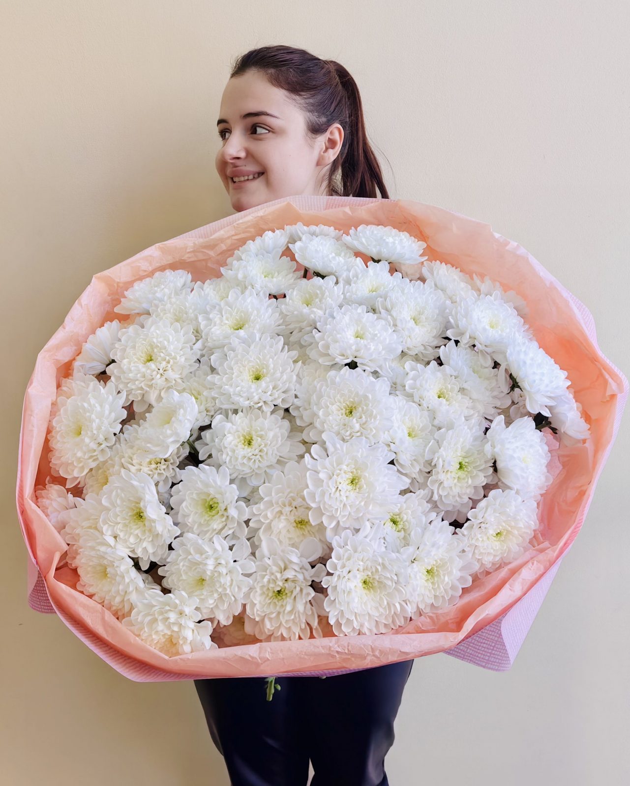 Букет из 13 кустовых хризантем